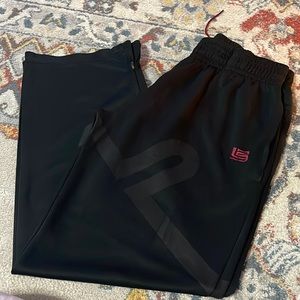 Lebron James Nike pants. Vintage mens size XL black. Very good condition.